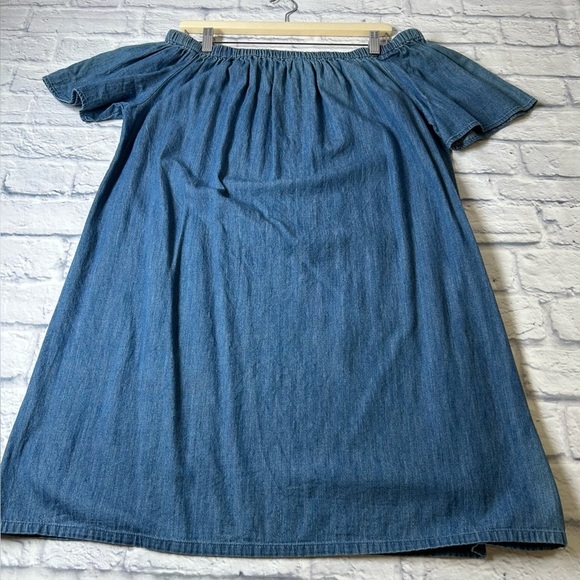 Off-Shoulder Denim Dress. Size XL - Picture 4 of 8